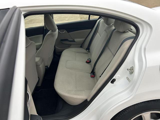 Photo of 2013 White Honda Civic