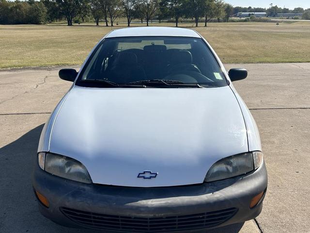 Photo of 1999 White Chevrolet Cavalier