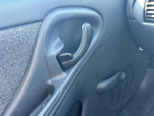 Photo of 1999 White Chevrolet Cavalier