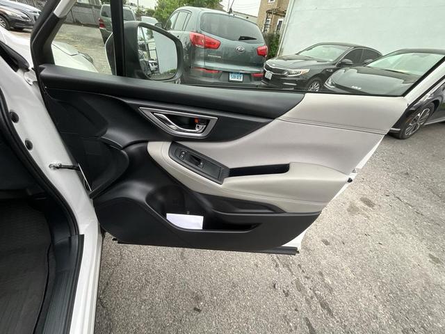 Photo of 2023 Crystal White Pearl Subaru Forester