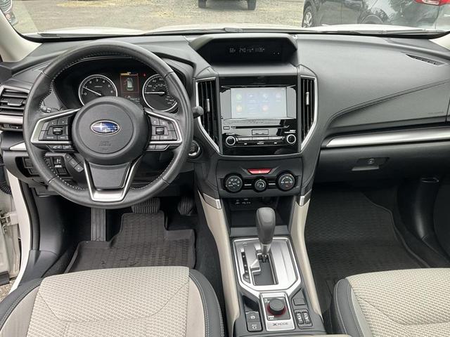 Photo of 2023 Crystal White Pearl Subaru Forester