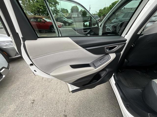 Photo of 2023 Crystal White Pearl Subaru Forester