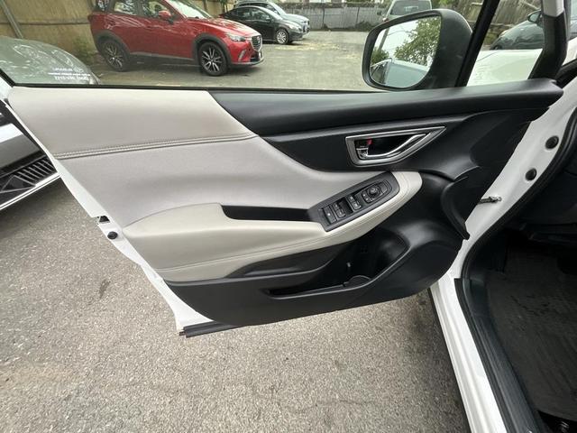 Photo of 2023 Crystal White Pearl Subaru Forester