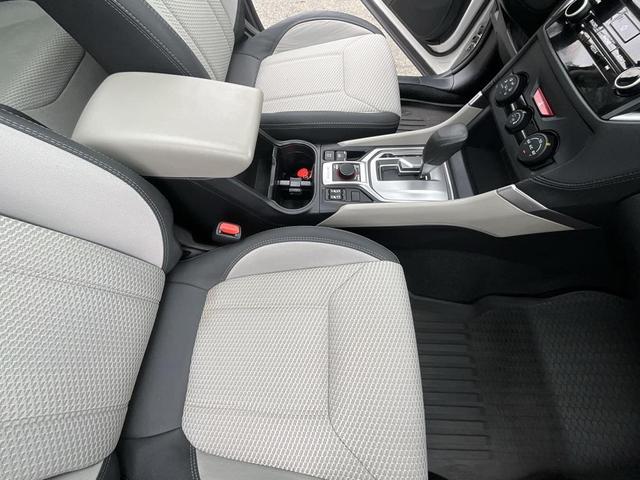 Photo of 2023 Crystal White Pearl Subaru Forester