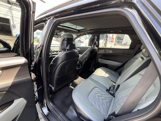 Photo of 2023 Ebony Black Kia Sportage