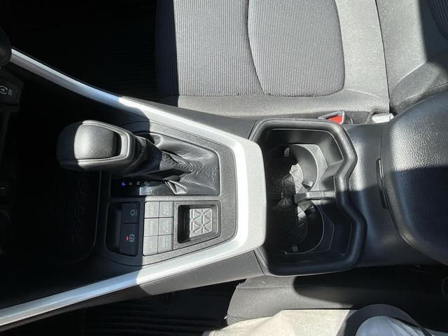 Photo of 2022 White Toyota RAV4