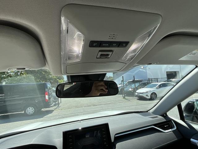 Photo of 2022 White Toyota RAV4