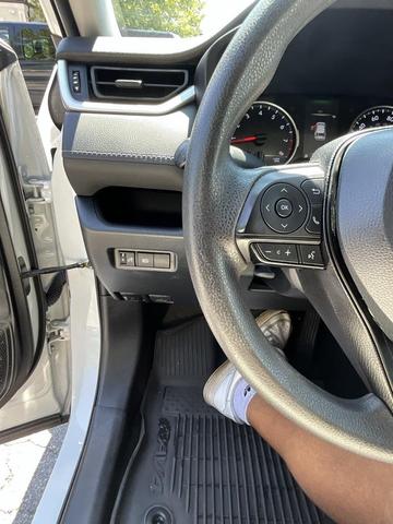 Photo of 2022 White Toyota RAV4