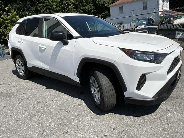 Photo of 2022 White Toyota RAV4