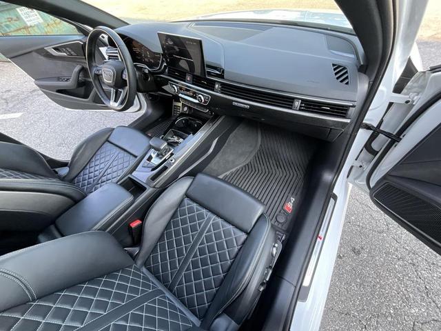 Photo of 2022 Glacier White Audi S4