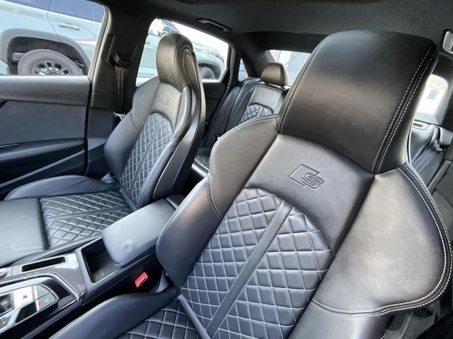 Photo of 2022 Glacier White Audi S4
