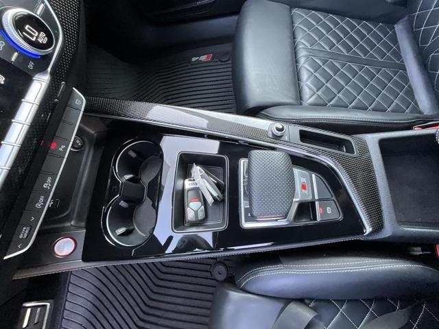 Photo of 2022 Glacier White Audi S4