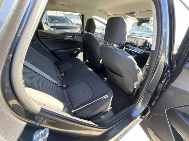 Photo of 2023 Gravity Gray Kia Sportage Hybrid