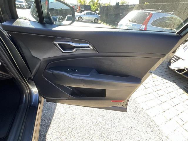 Photo of 2023 Gravity Gray Kia Sportage Hybrid