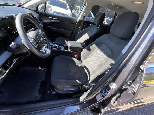 Photo of 2023 Gravity Gray Kia Sportage Hybrid