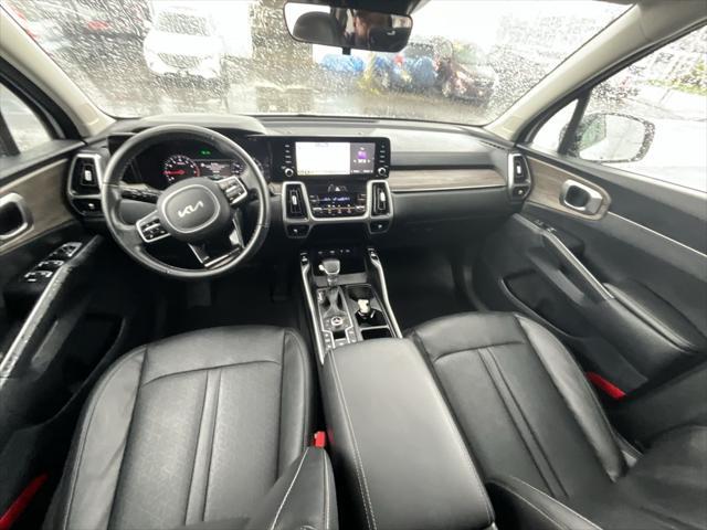 Photo of 2022 Glacial White Pearl Kia Sorento