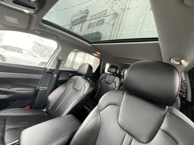 Photo of 2022 Glacial White Pearl Kia Sorento