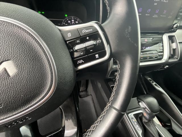 Photo of 2022 Glacial White Pearl Kia Sorento