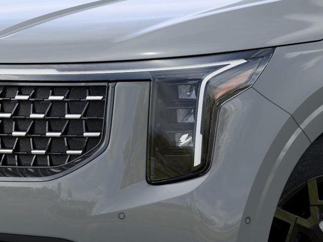 Photo of 2026 Ceramic Silver Kia Carnival