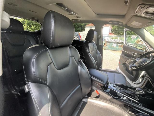 Photo of 2021 Glacial White Pearl Kia Telluride
