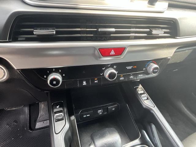 Photo of 2021 Glacial White Pearl Kia Telluride