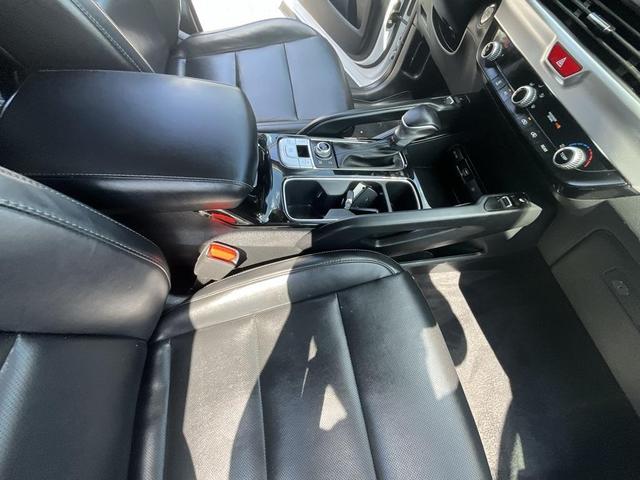 Photo of 2021 Glacial White Pearl Kia Telluride