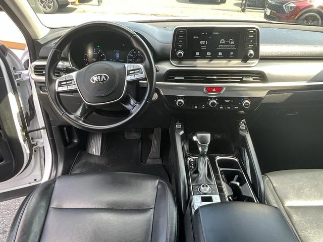 Photo of 2021 Glacial White Pearl Kia Telluride