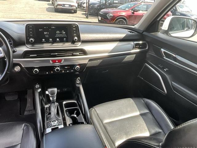 Photo of 2021 Glacial White Pearl Kia Telluride