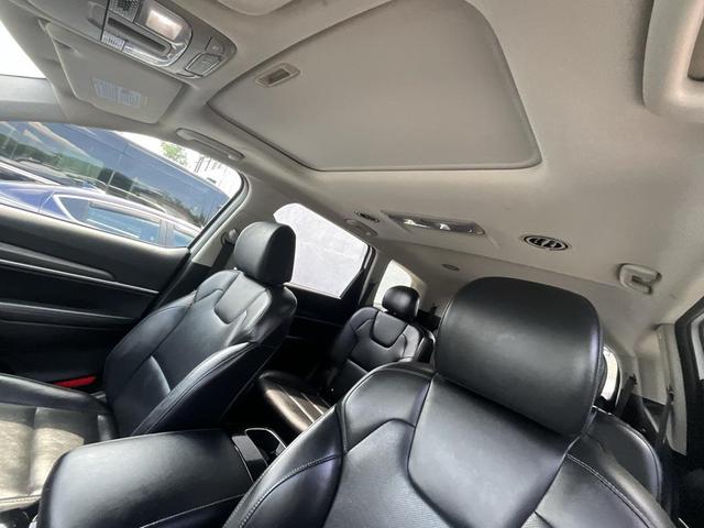 Photo of 2021 Glacial White Pearl Kia Telluride