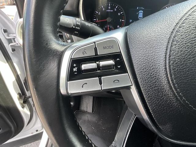 Photo of 2021 Glacial White Pearl Kia Telluride