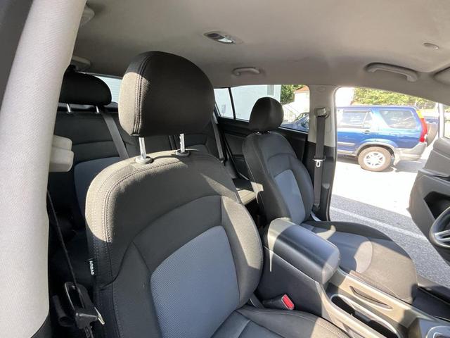 Photo of 2014 Mineral Silver Kia Sportage
