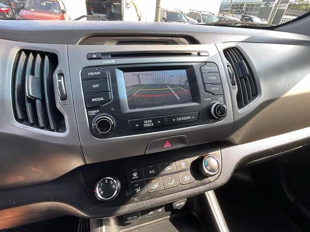 Photo of 2014 Mineral Silver Kia Sportage