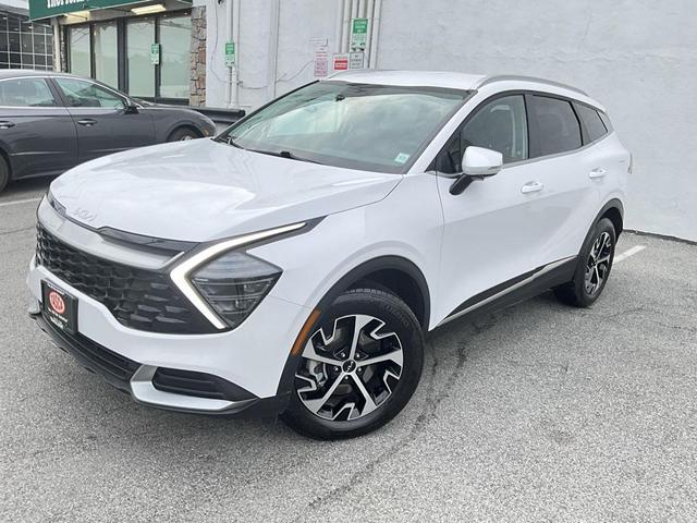Photo of 2025 Glacial White Pearl Kia Sportage