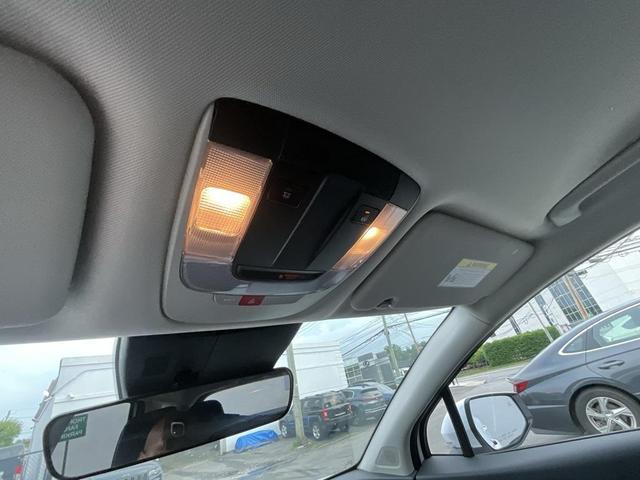 Photo of 2025 Glacial White Pearl Kia Sportage