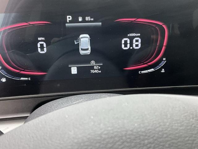 Photo of 2025 Glacial White Pearl Kia Sportage