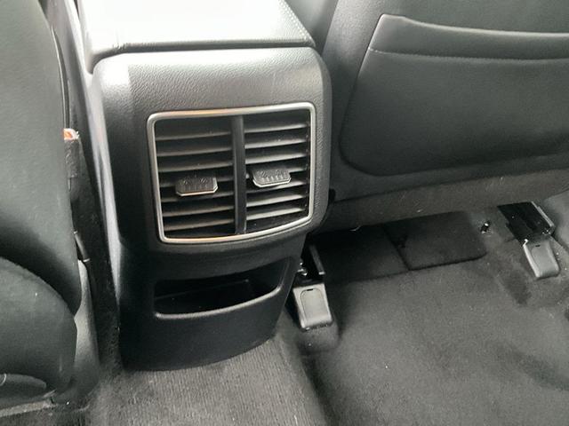 Photo of 2025 Glacial White Pearl Kia Sportage