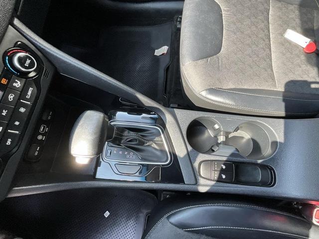 Photo of 2019 Platinum Graphite Kia Niro