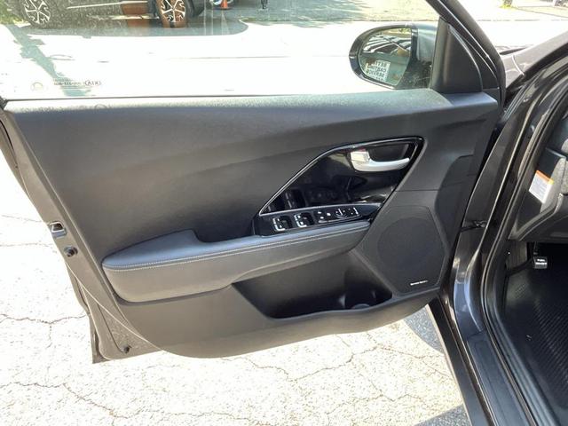 Photo of 2019 Platinum Graphite Kia Niro
