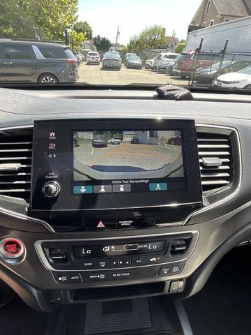 Photo of 2022 Sonic Gray Pearl Honda Passport