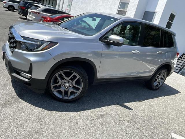 Photo of 2022 Sonic Gray Pearl Honda Passport