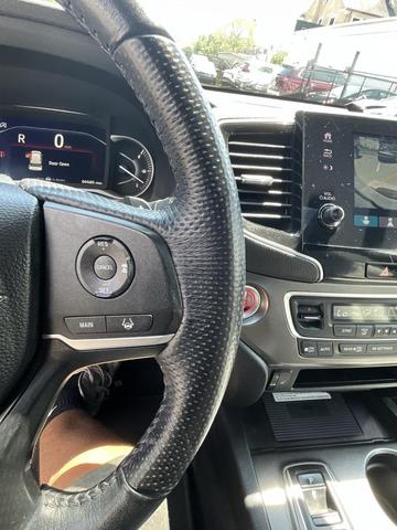Photo of 2022 Sonic Gray Pearl Honda Passport
