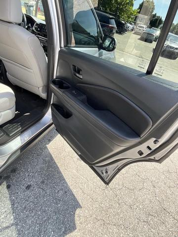 Photo of 2022 Sonic Gray Pearl Honda Passport