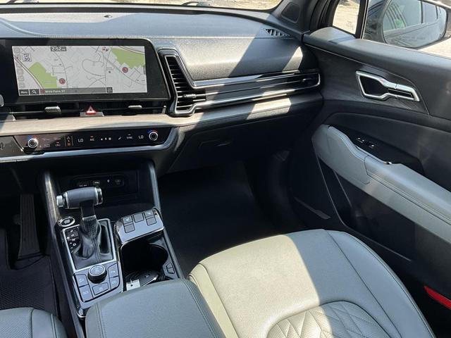 Photo of 2023 Ebony Black Kia Sportage