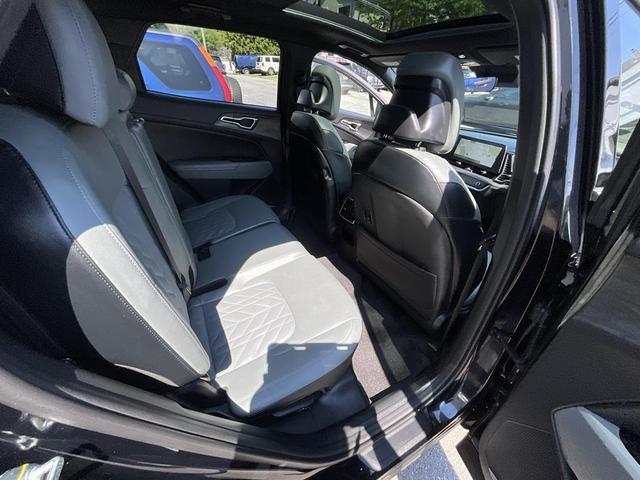 Photo of 2023 Ebony Black Kia Sportage