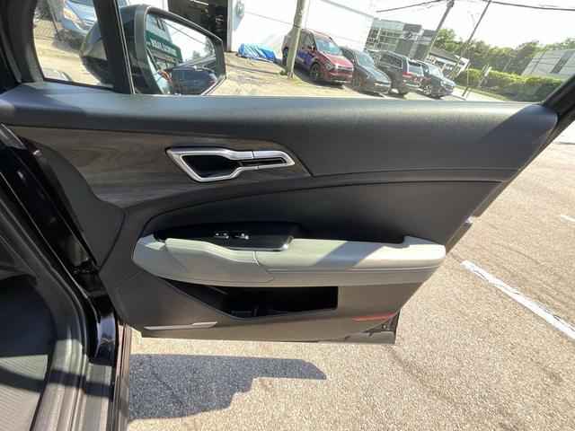 Photo of 2023 Ebony Black Kia Sportage