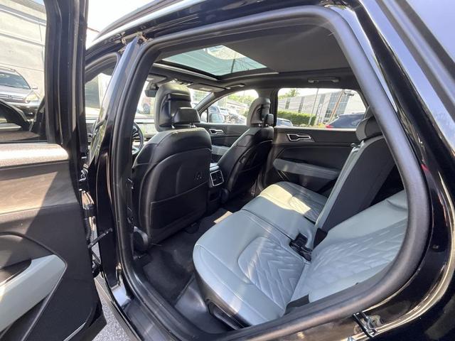 Photo of 2023 Ebony Black Kia Sportage