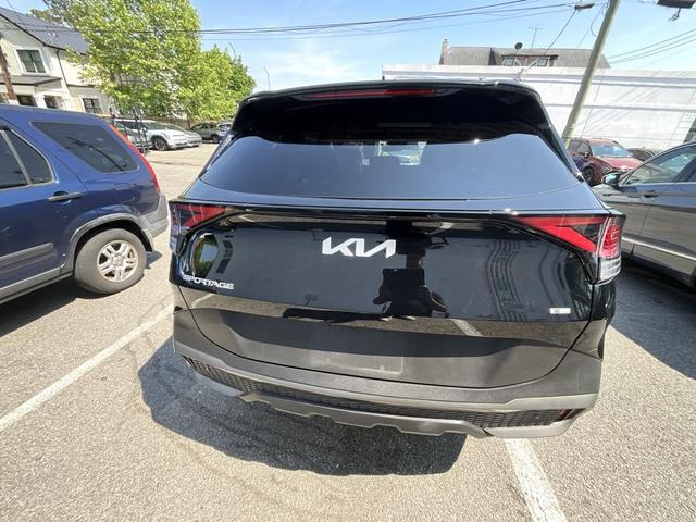 Photo of 2023 Ebony Black Kia Sportage