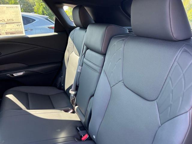 Photo of 2025 Mica Lexus RX 350