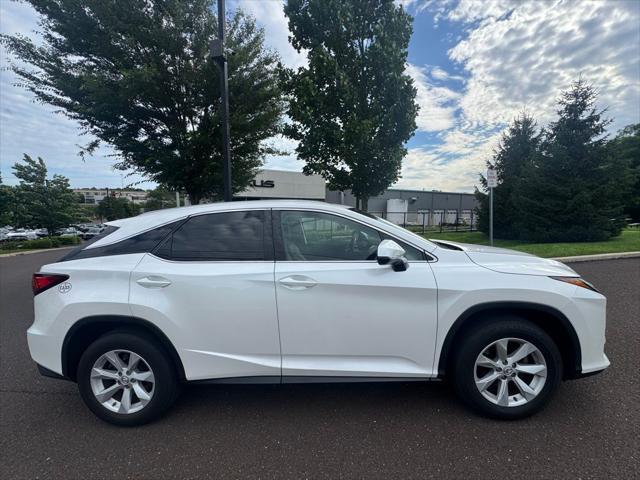 Photo of 2017 Eminent White Pearl Lexus RX 350