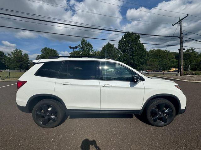 Photo of 2021 Platinum White Pearl Honda Passport